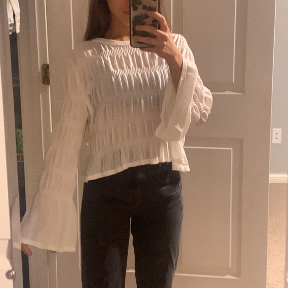 [SOLD] ZARA White flouncy summer light cloth top - Picture 2 of 4